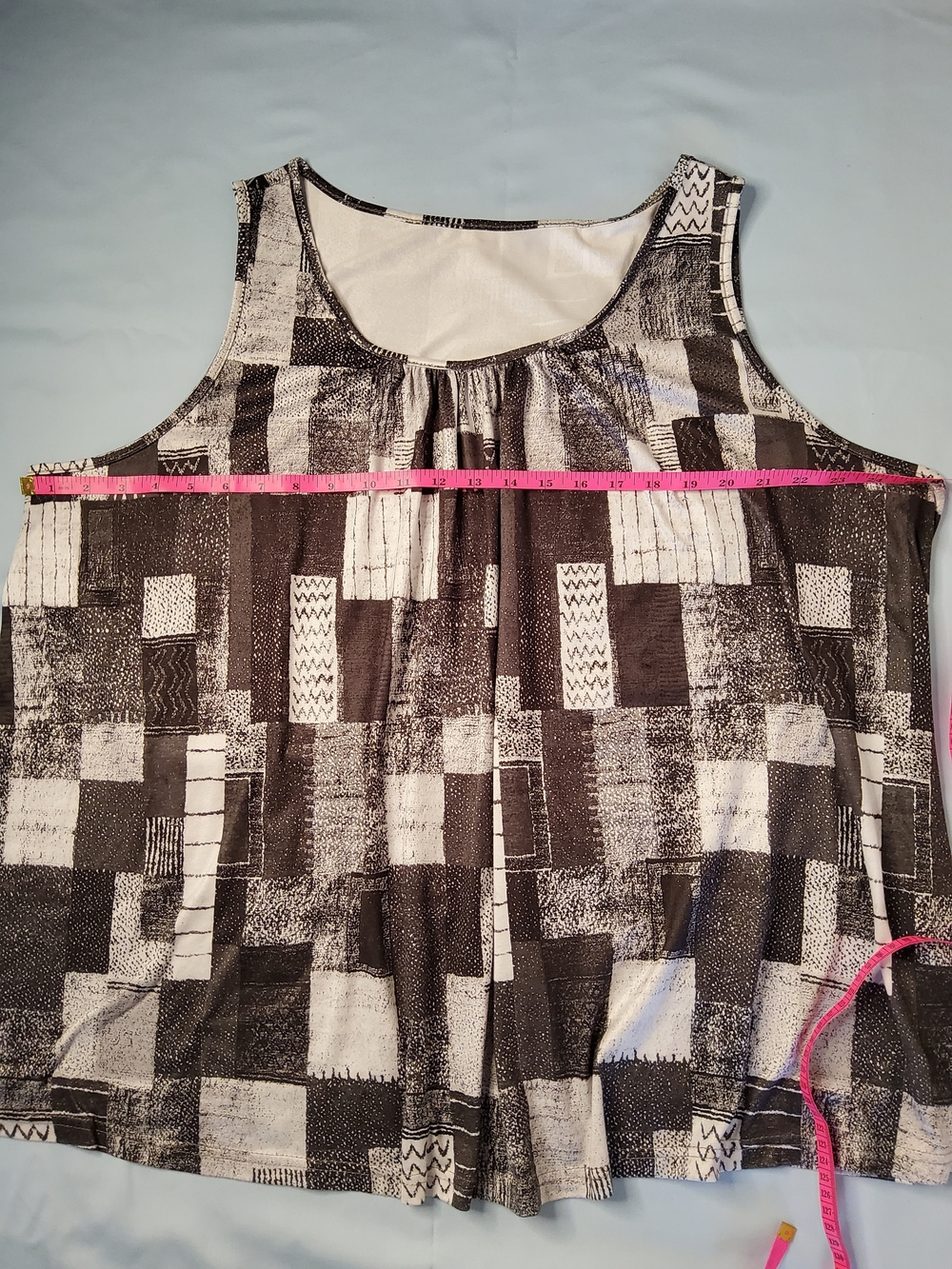 SHEIN Black & White Patchwork-Print Scoop Neck Tank - Picture 4 of 5